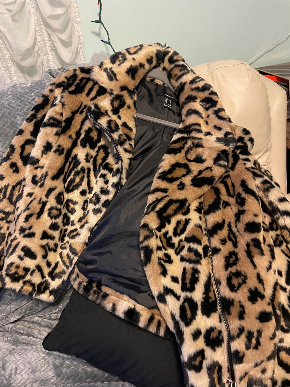 Forever 21 Leopard Print Faux Fur Jacket in Tan and Black